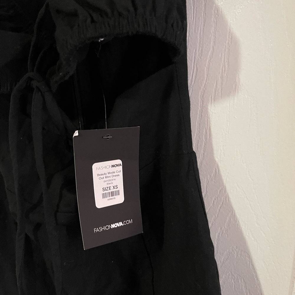 NWT Beauty Mode Cut Out Bodycon mini dress square neck,puff sleeves,back zipper - Picture 7 of 7